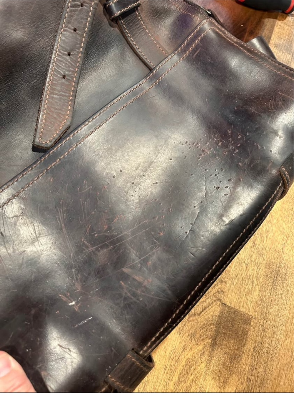 Saddleback Leather Messenger Bag - Picture 4 of 4